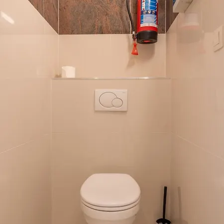 Very Spacious With Frontal Sea View And Terrace Equipped For 8 People T18 * Ostend