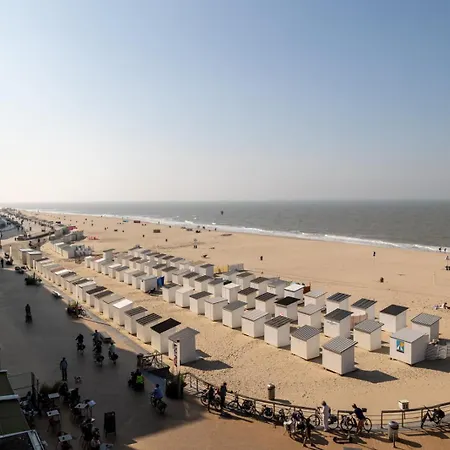 Apartment Very Spacious With Frontal Sea View And Terrace Equipped For 8 People T18 Ostend