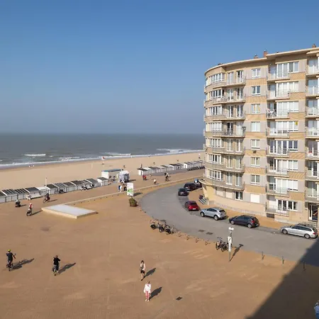 Apartment Very Spacious With Frontal Sea View And Terrace Equipped For 8 People T18 Ostend